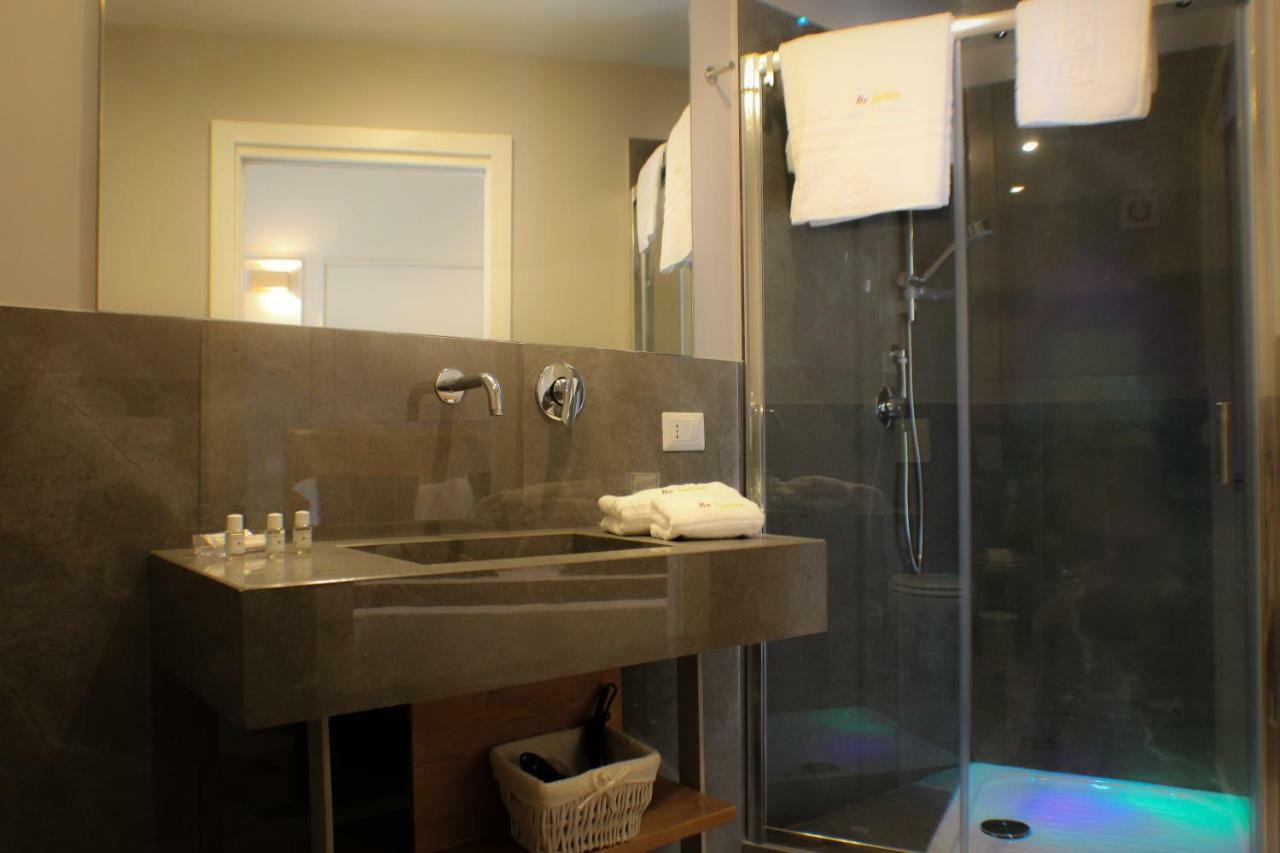 Be Italian Flat Piazza Bovio 22 Hotell Neapel Exteriör bild